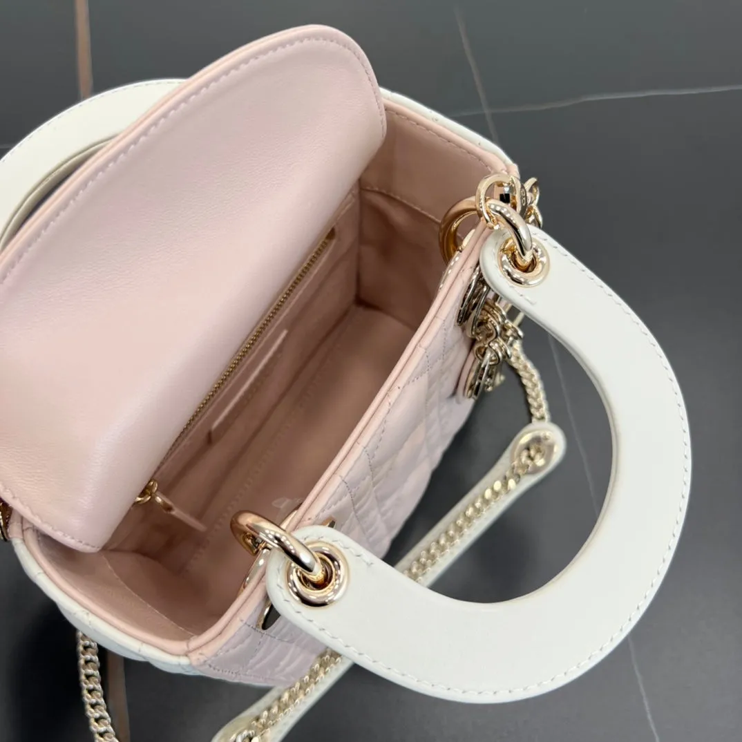 17CM Pink Princess Sheepskin 3-Grid Chain Handbag 284757