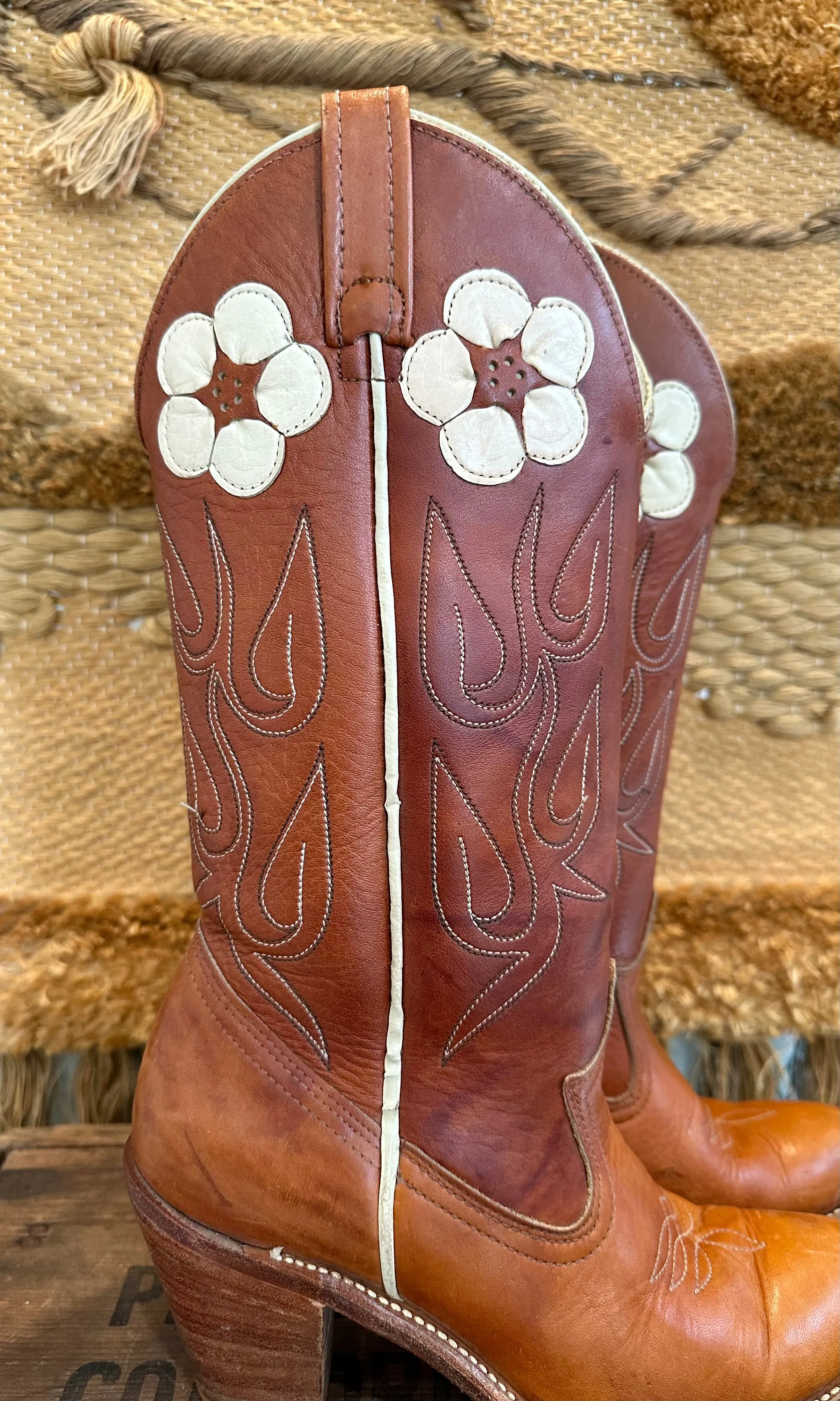 ACME Vintage 70s Cowgirl Boots • Womens Size 6-6.5 narrow