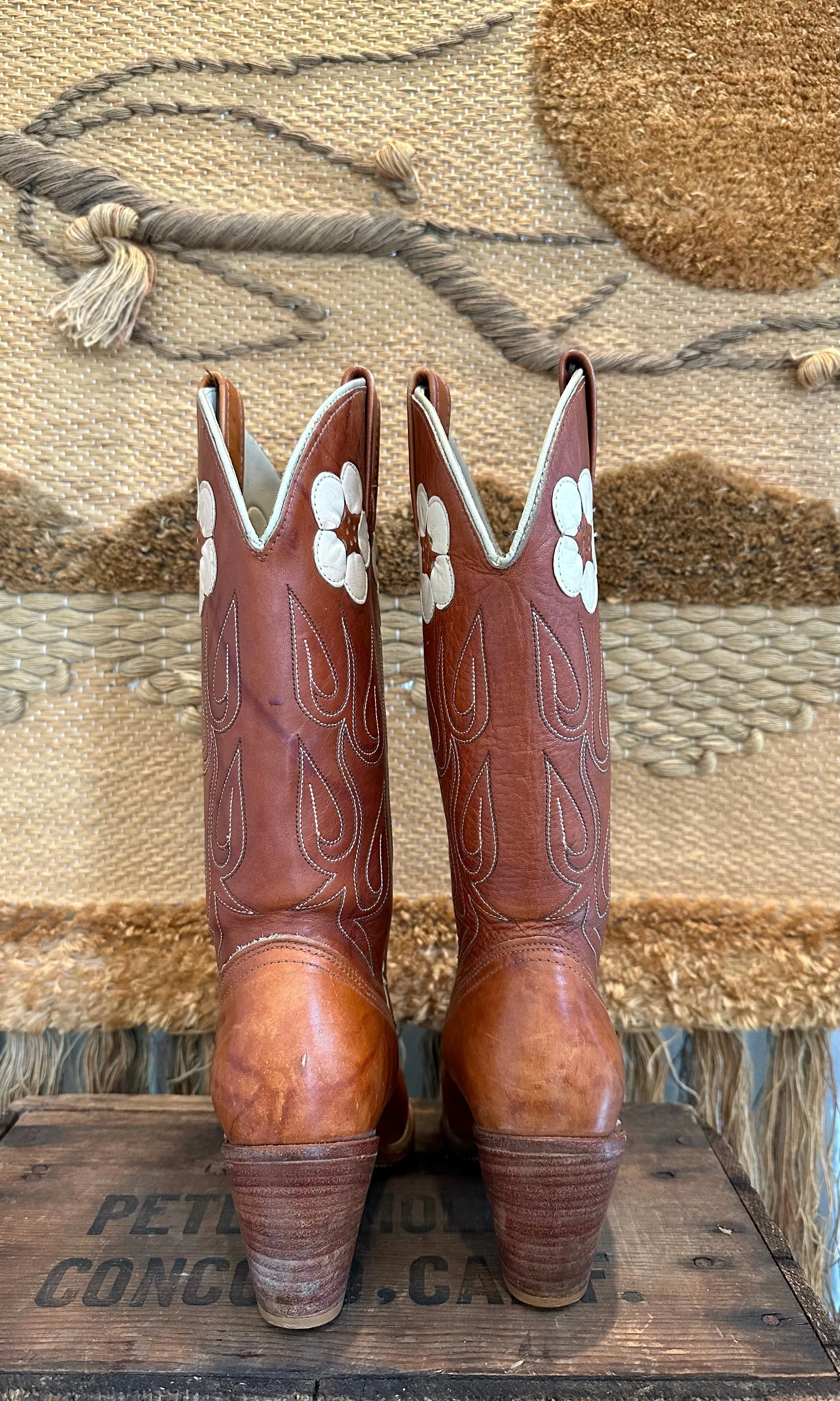 ACME Vintage 70s Cowgirl Boots • Womens Size 6-6.5 narrow