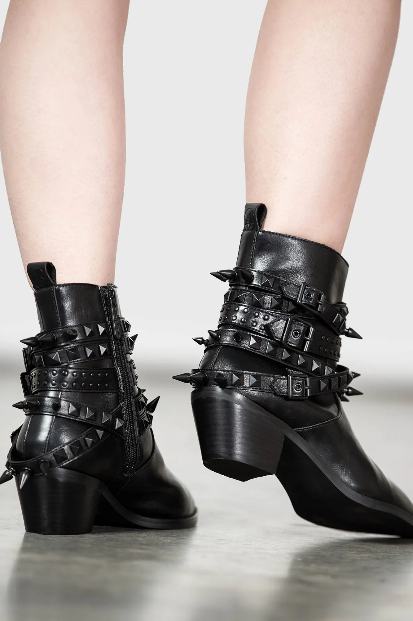 Callista Boots [BLACK STUD]