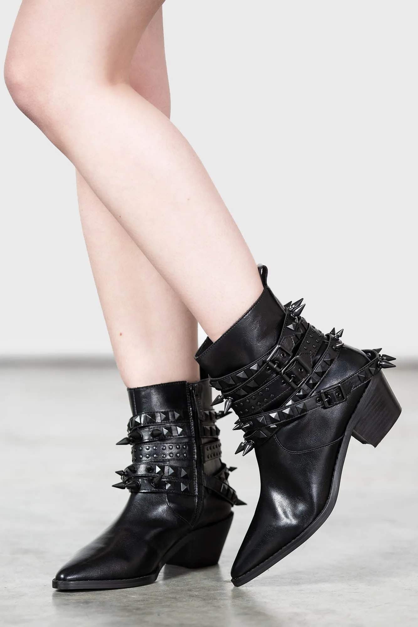 Callista Boots [BLACK STUD]