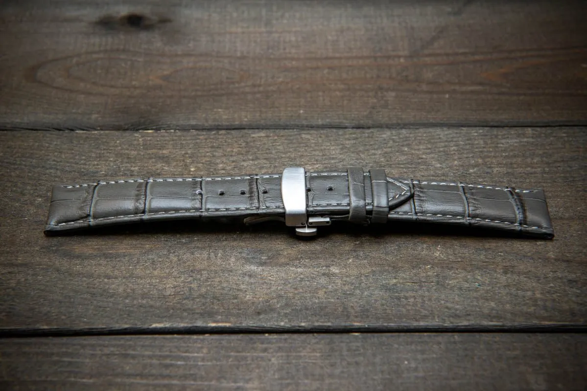 Leather watch strap, band made of calf leather with croc grain pattern 18-22 mm. Deployment clasp.