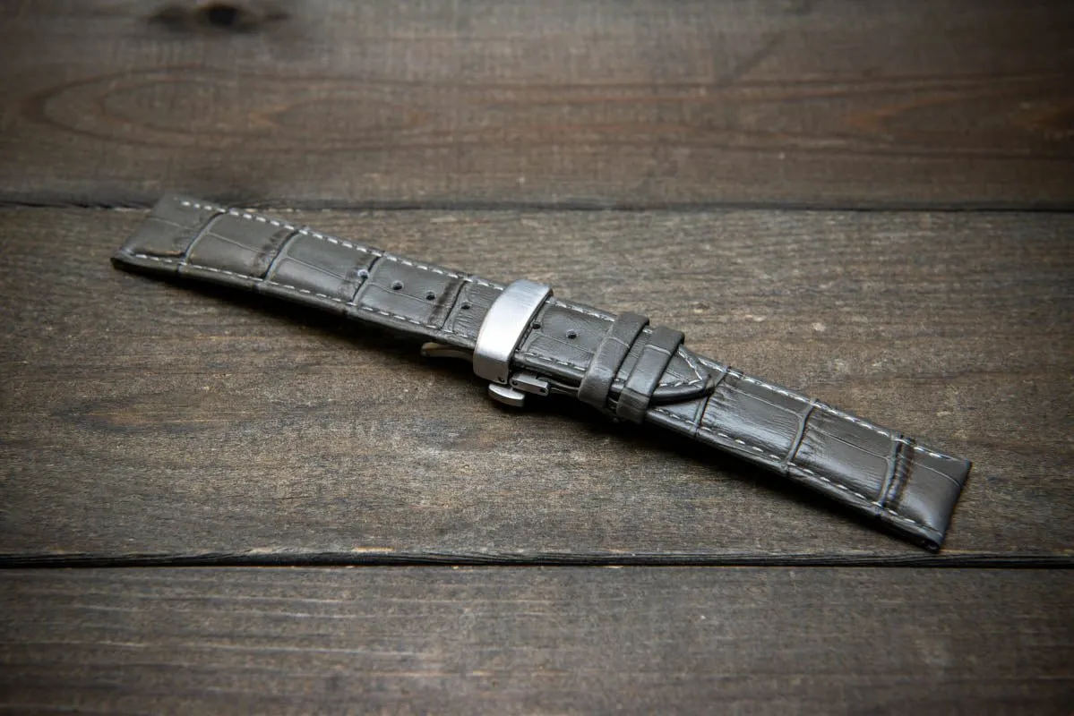 Leather watch strap, band made of calf leather with croc grain pattern 18-22 mm. Deployment clasp.