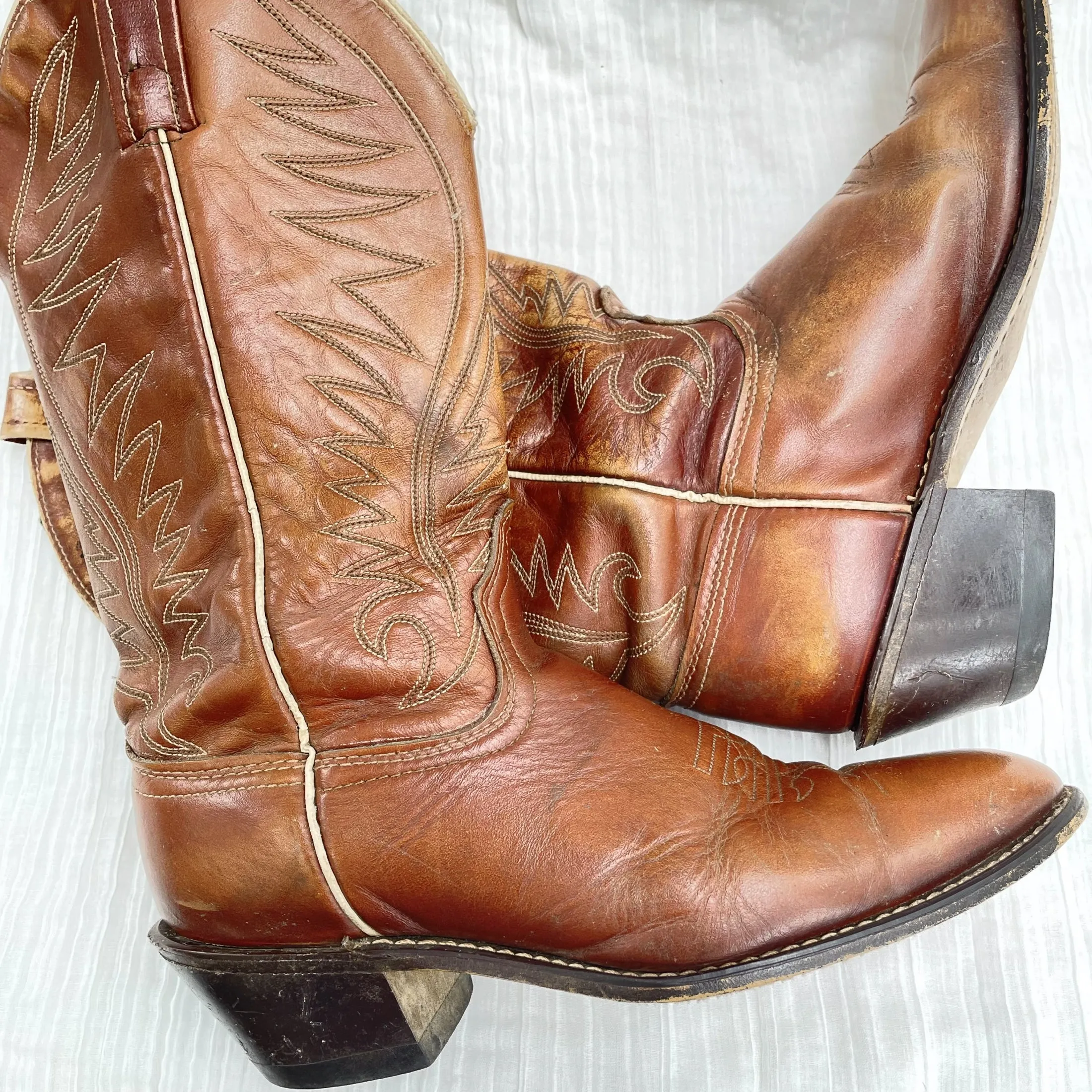 SOLD Vintage Acme Womens Western Boots, Well Worn Brown Cowboy Boots 8C